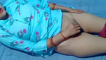 उच्च गुणवत्ता वाली भारतीय घर का बना वीडियो एक सेक्सी गांव की लड़की और उसके शौकिया पड़ोसी